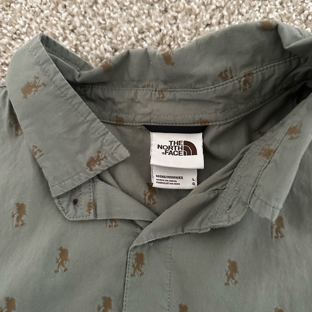 Men’s North Face Shirt